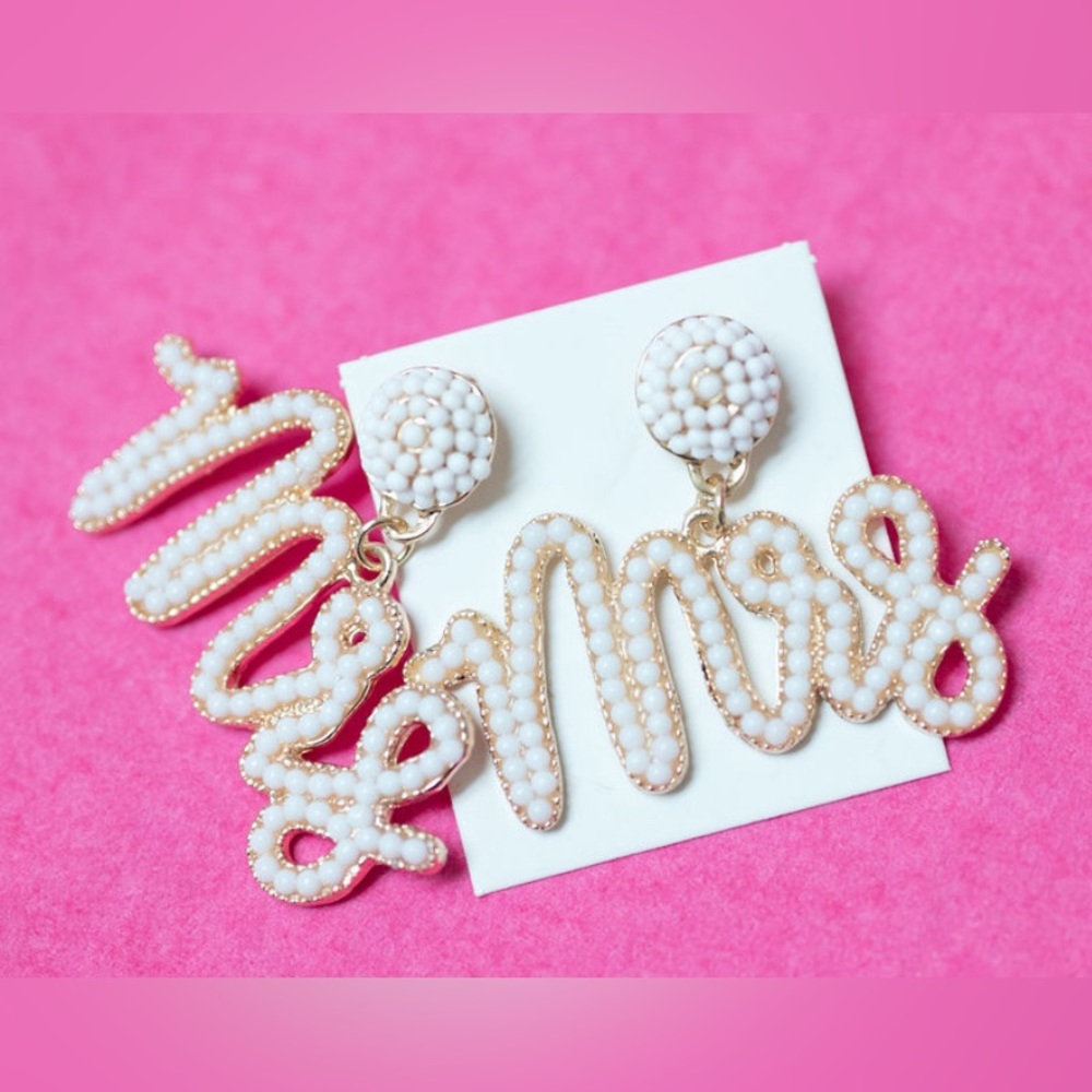 Mrs. Earrings! Never worn!